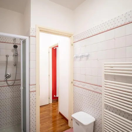 Tranquil Elegance In Apartment Parma