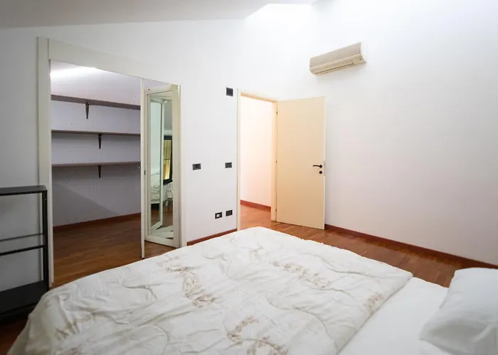 Tranquil Elegance In פארמה