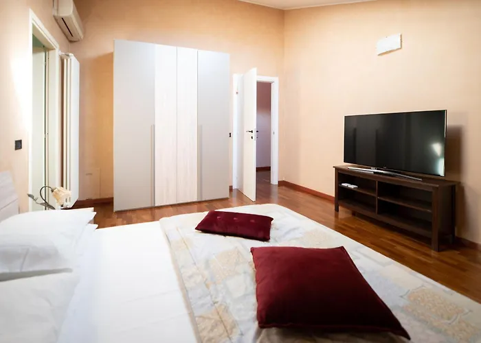 Tranquil Elegance In דירה פארמה