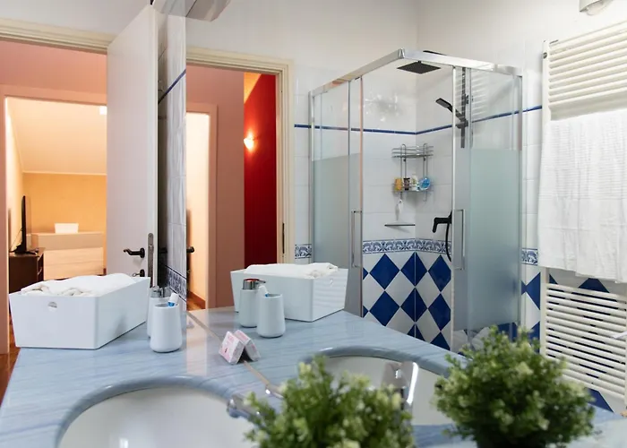 Tranquil Elegance In פארמה