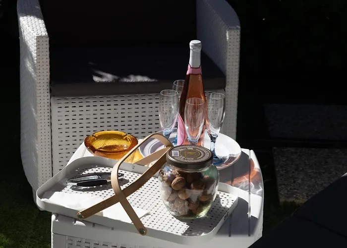 Tranquil Elegance In פארמה