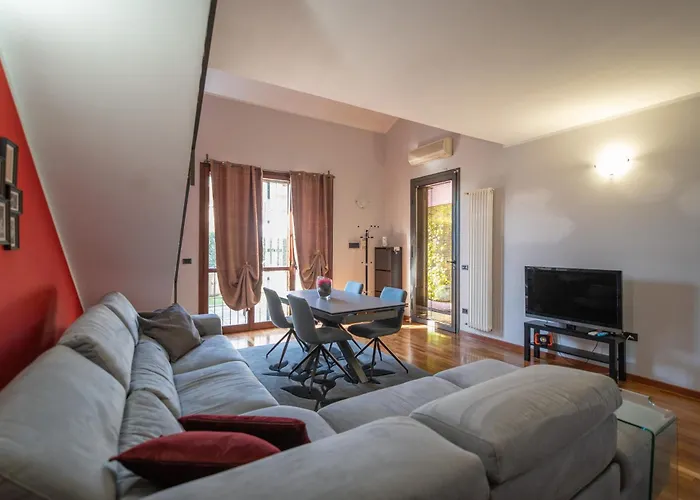 Tranquil Elegance In דירה *