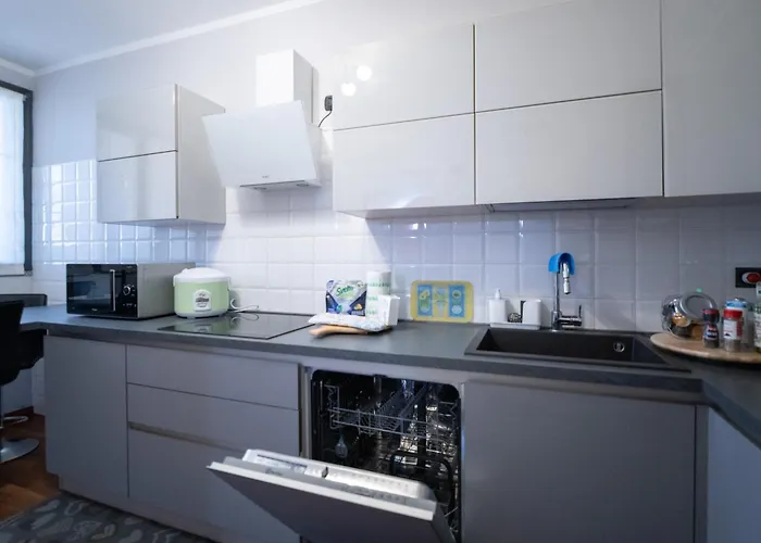 Tranquil Elegance In דירה *